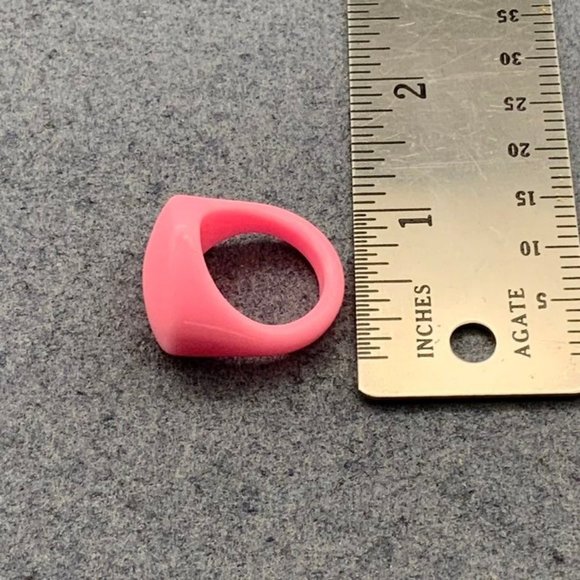 Pink Heart Acrylic Ring Size 8 Ladies Valentines Day Love Friendship - Picture 5 of 5